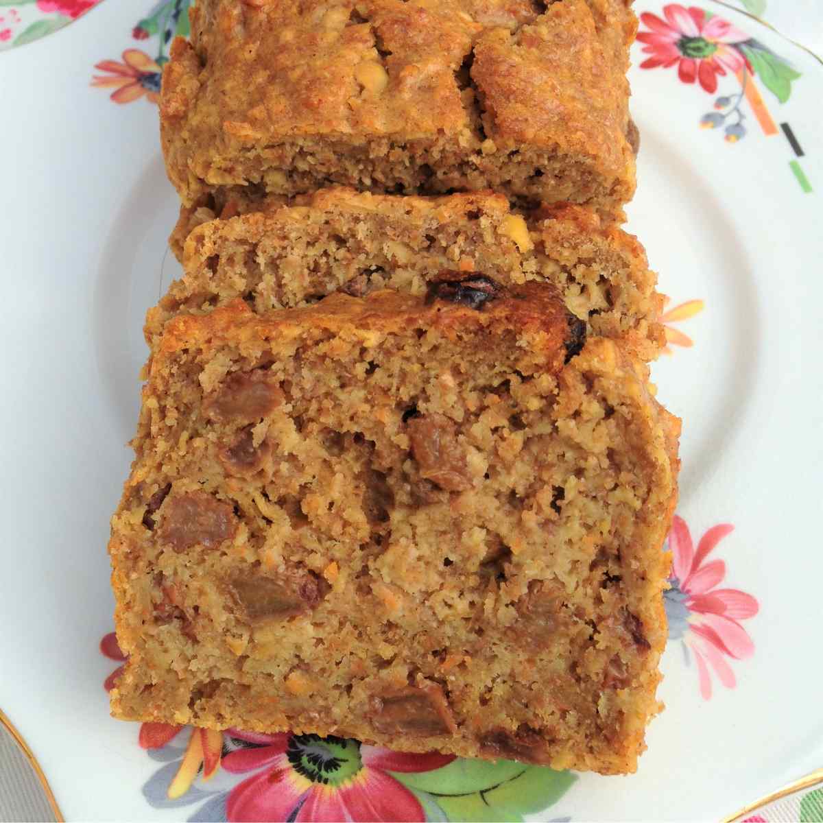 Carrot apple and sultana loaf