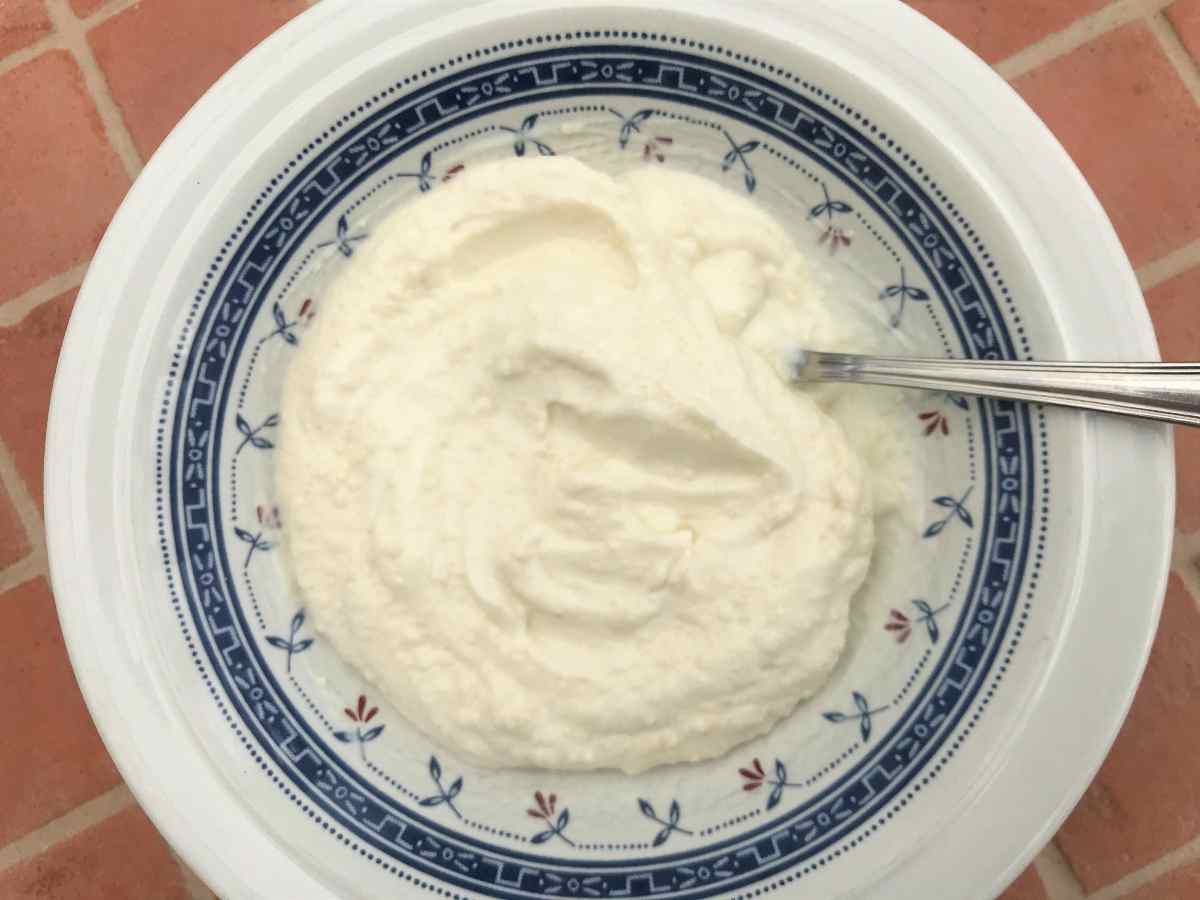 Yogurt parfait in bowl
