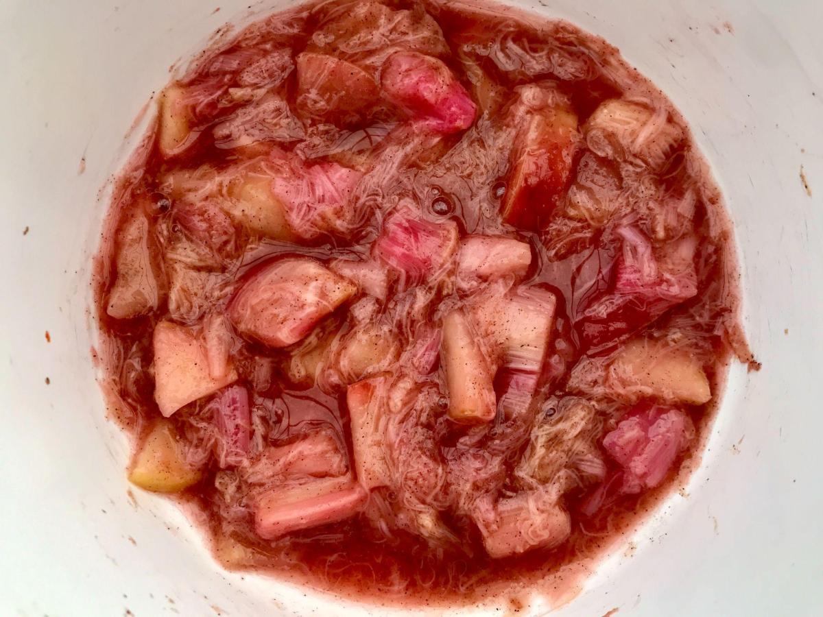Cooked rhubarb and apple compote