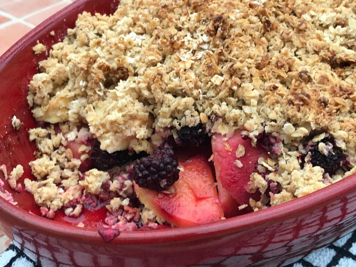 GF apple and blackberry crumble