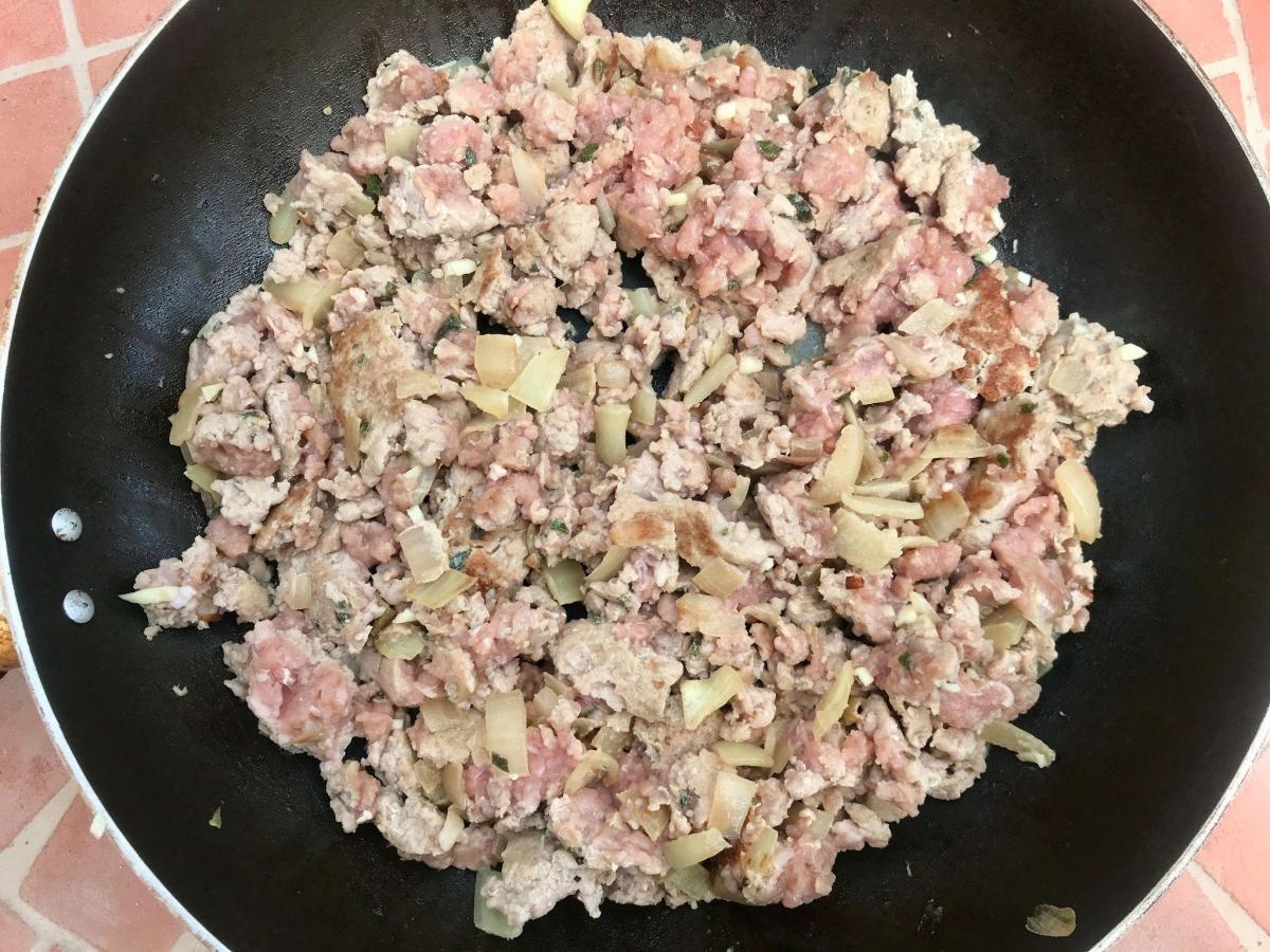 Browned turkey mince in pan