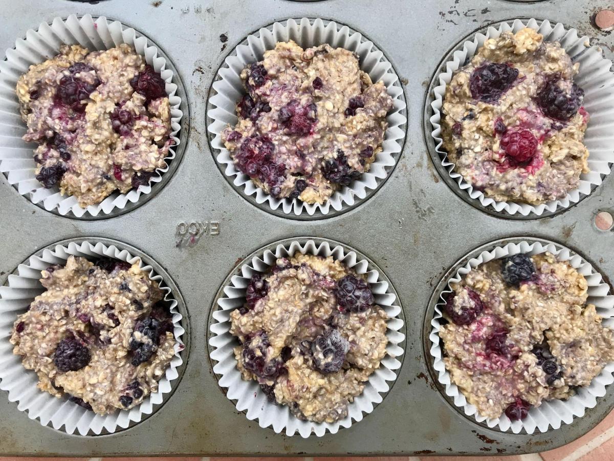 Raw blackberry muffins