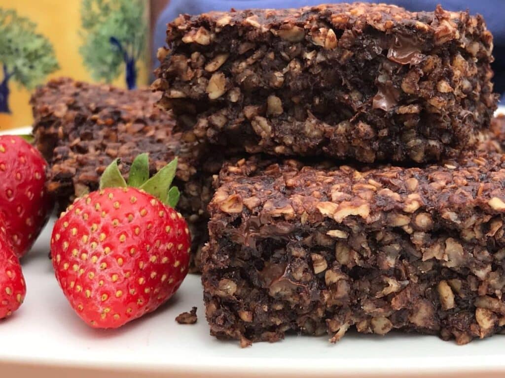 Healthy Chocolate Flapjacks Cinnamon and Kale