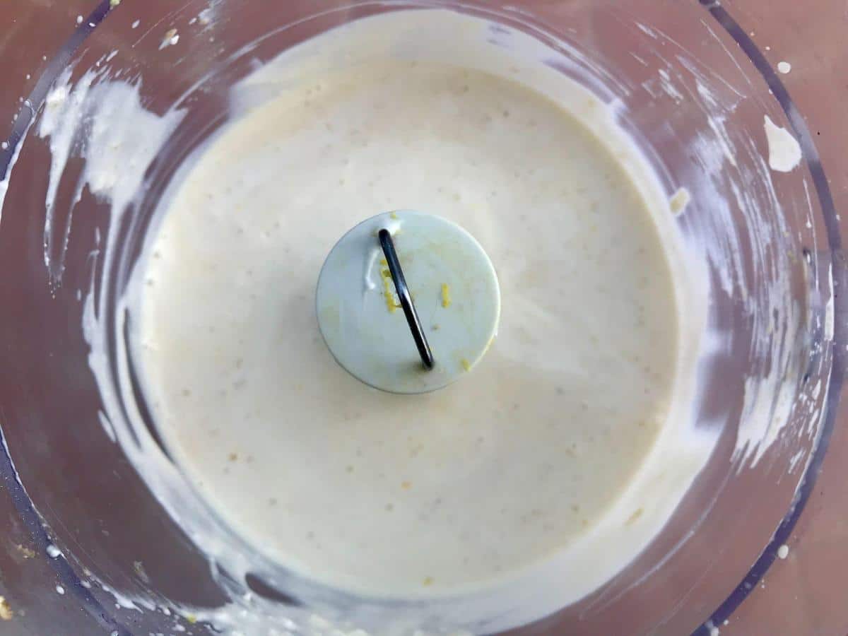 Low fat lemon cheesecake mix in food processor.