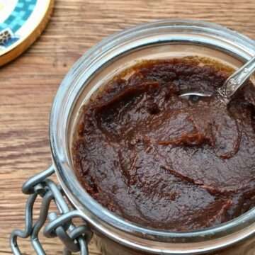 Date paste in jar with spoon.