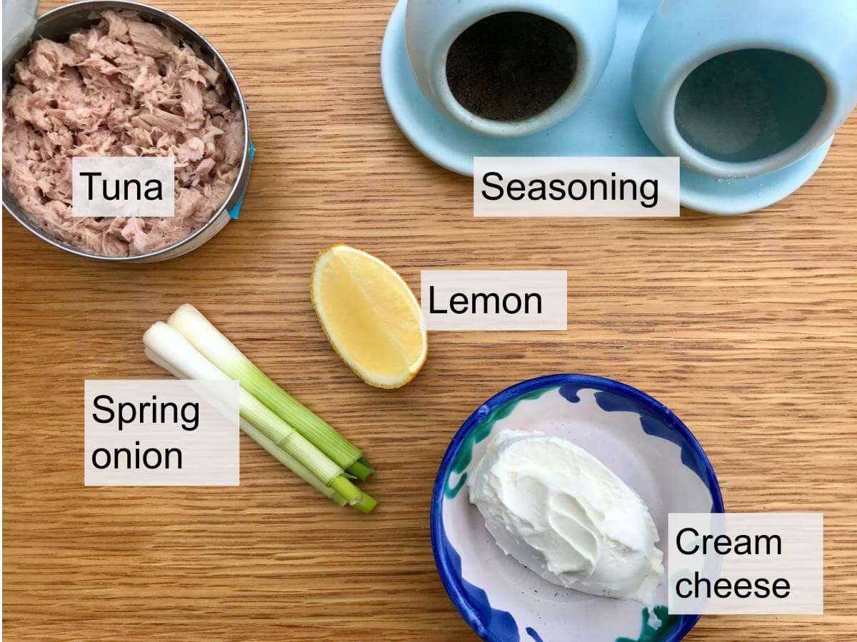 Tuna, cream cheese, spring onion, lemon and seasoning.