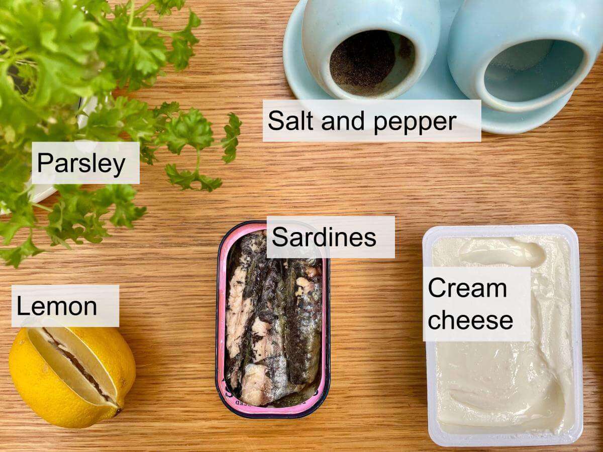 Sardines, cream cheese, lemon, parsley, salt and pepper.