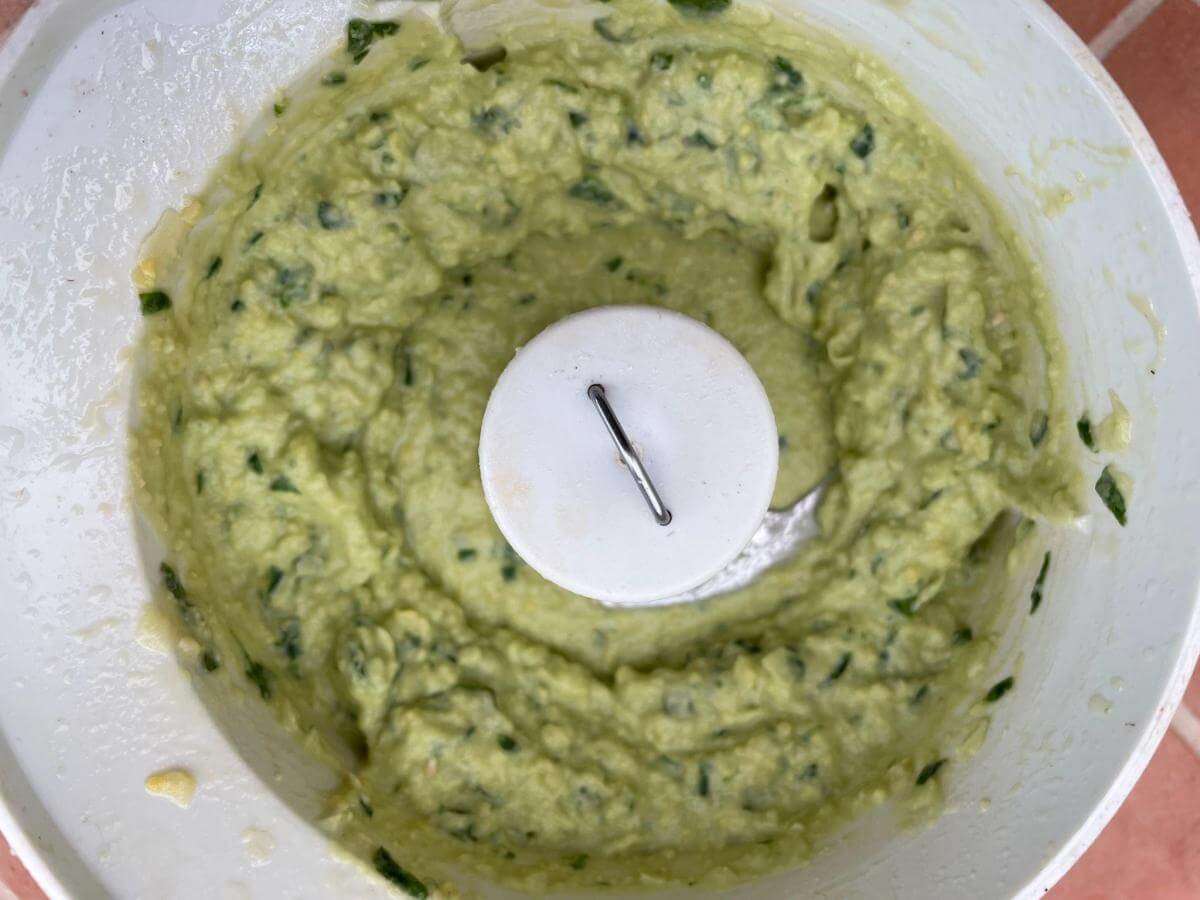 Wild garlic hummus in food processor.