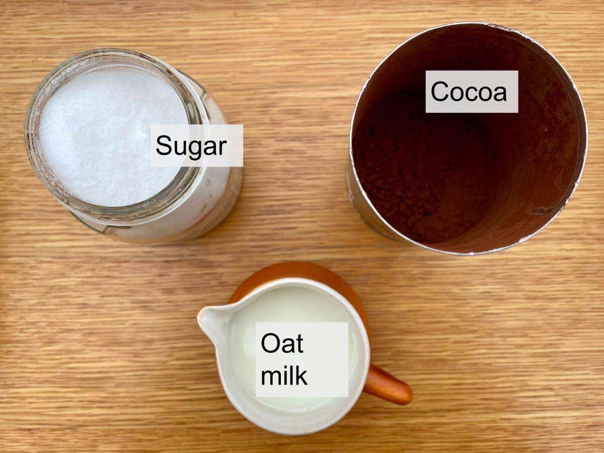 Oat milk, cocoa, sugar.
