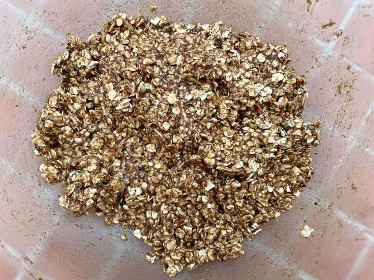 Oats and date mixture.