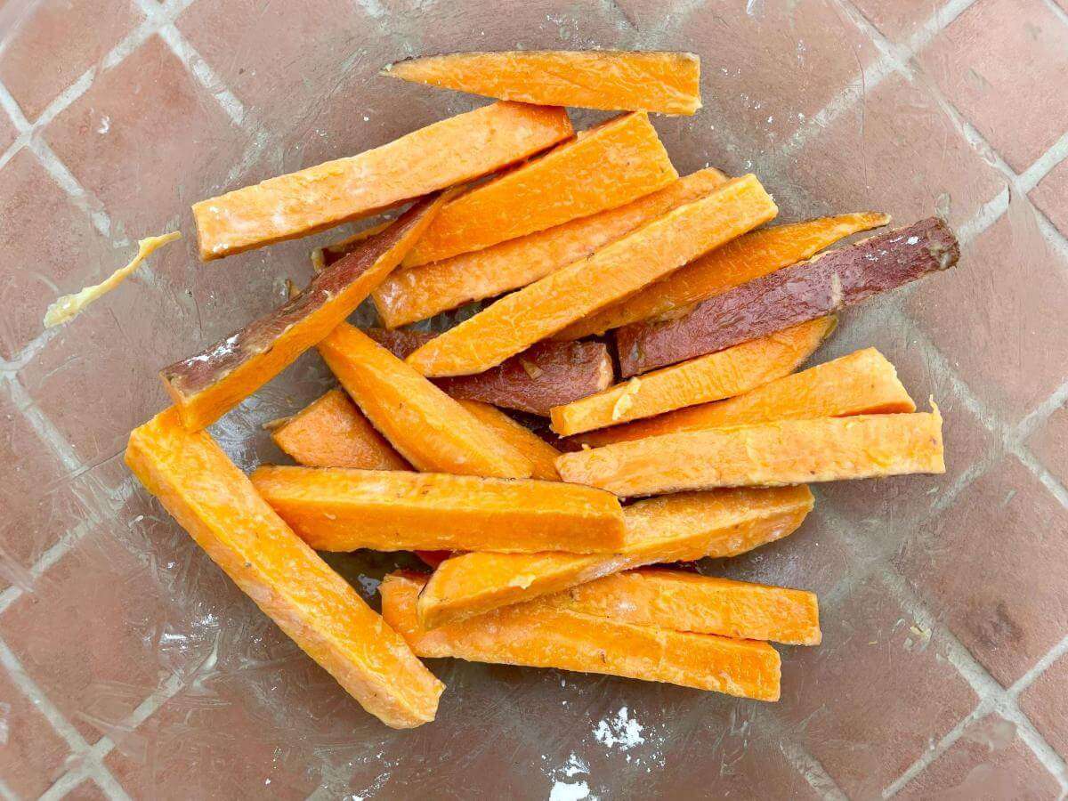 Sweet potatoes cut into chips.