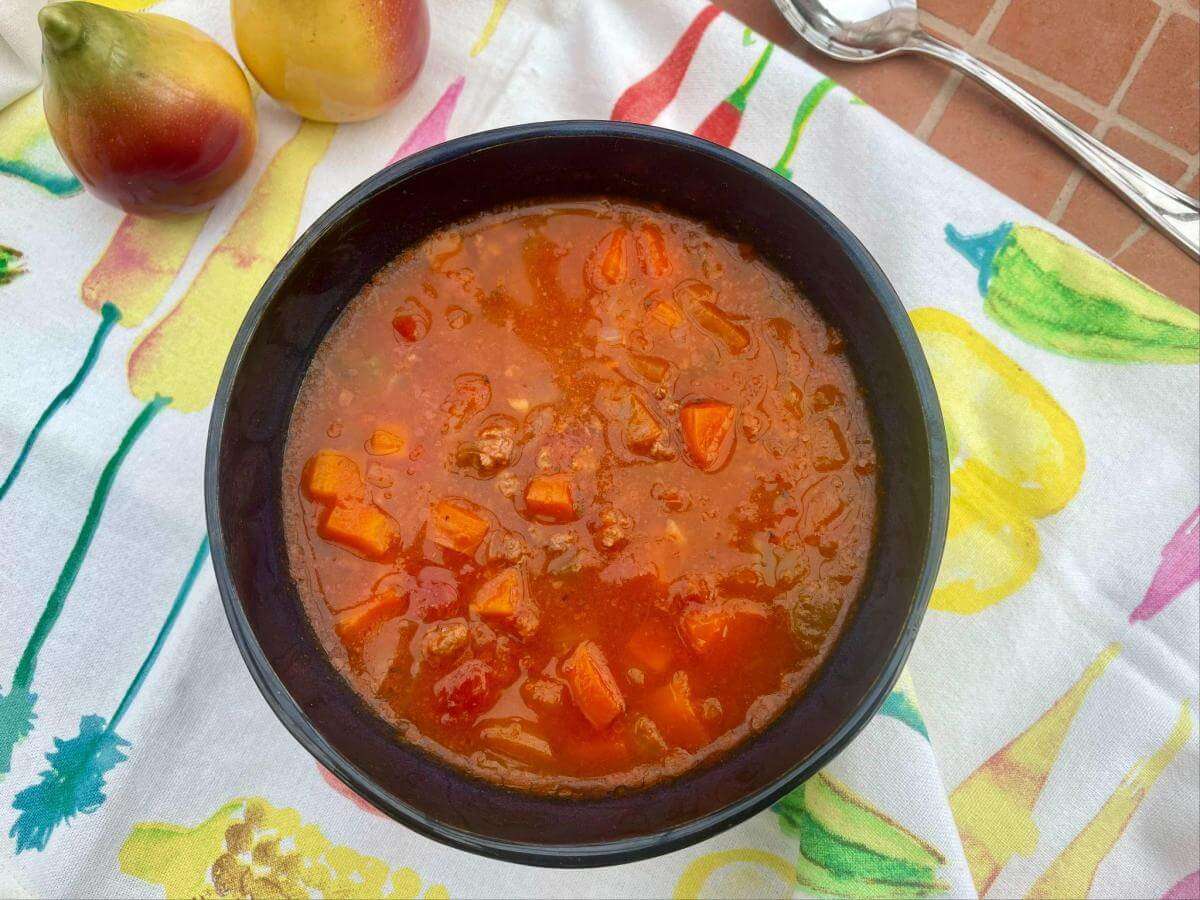 Bolognese soup with minced beef.