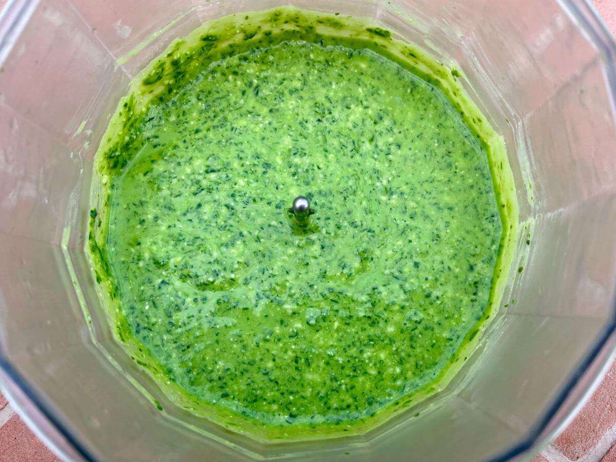 High protein spinach sauce in blender.