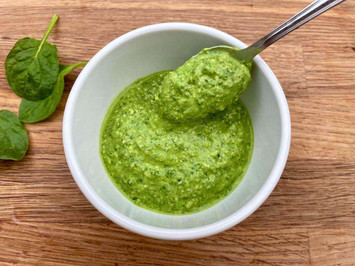 Spinach and cottage cheese sauce in bowl.